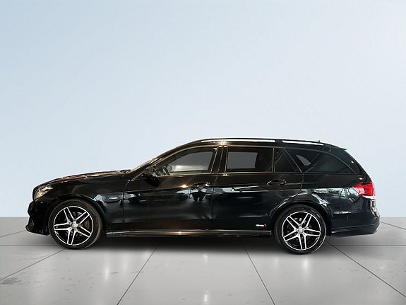 Mercedes-Benz E220 4 of 5