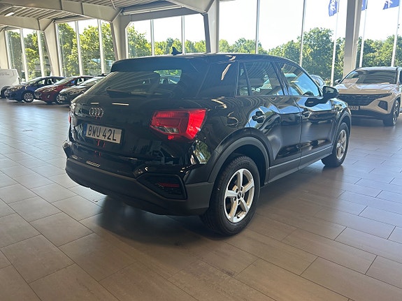 Audi Q2 2 of 5