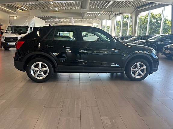 Audi Q2 6 of 12