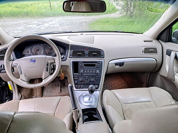 Volvo V70 5 of 5