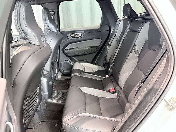 Volvo XC60 7 of 11