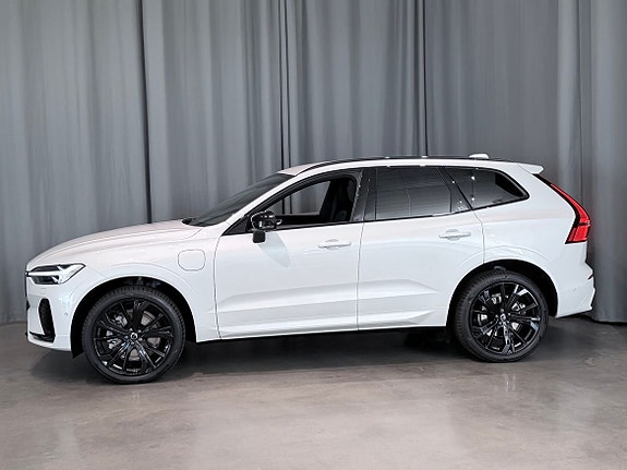Volvo XC60 2 of 11