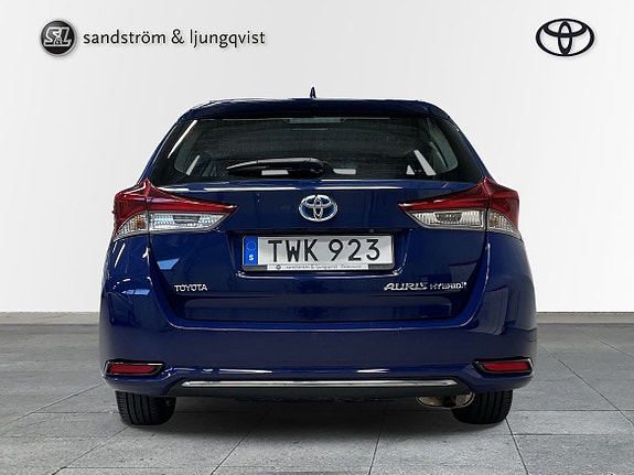 Toyota Auris 3 of 5
