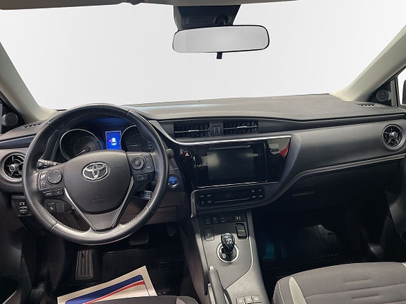 Toyota Auris 5 of 5