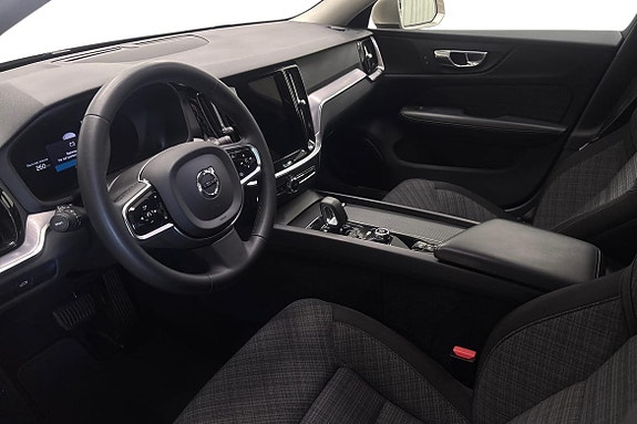 Volvo V60 Cross Country 8 of 23