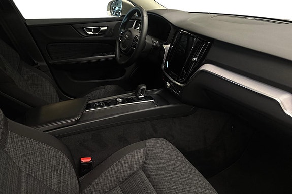 Volvo V60 Cross Country 10 of 23