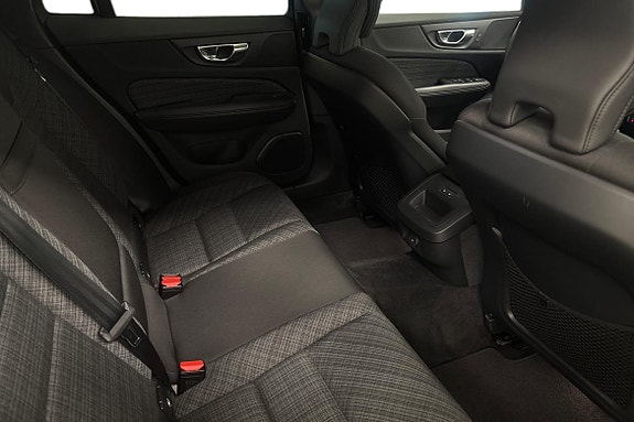 Volvo V60 Cross Country 11 of 23