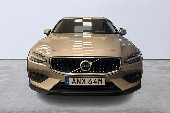 Volvo V60 Cross Country 7 of 23
