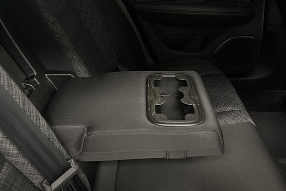 Volvo V60 Cross Country 18 of 23