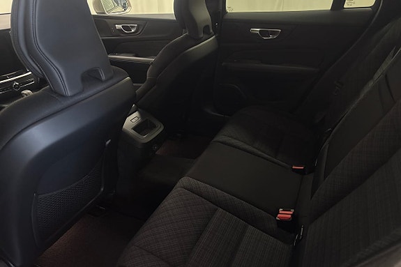 Volvo V60 Cross Country 12 of 23