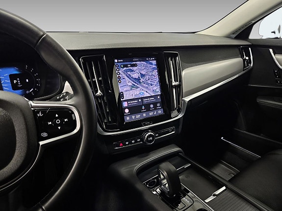 Volvo V90 Cross Country 8 of 15