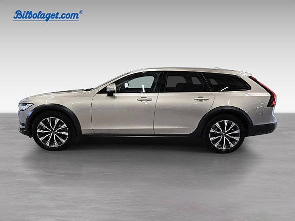 Volvo V90 Cross Country 3 of 16