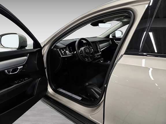 Volvo V90 Cross Country 12 of 15