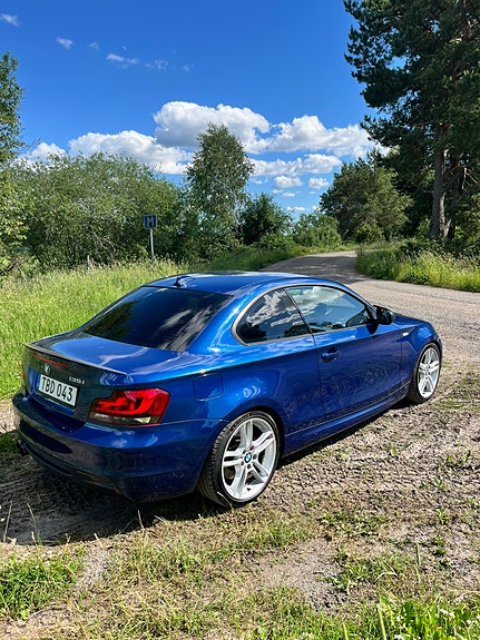 BMW 135i 4 of 5