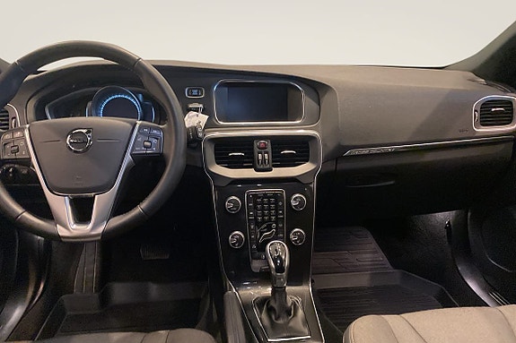 Volvo V40 Cross Country 8 of 13