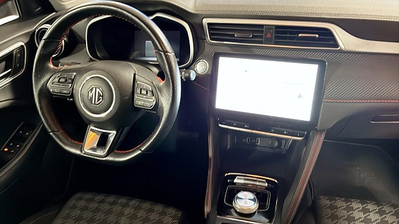 MG ZS 4 of 5