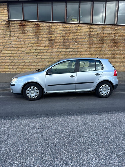 Volkswagen Golf V 4 of 5
