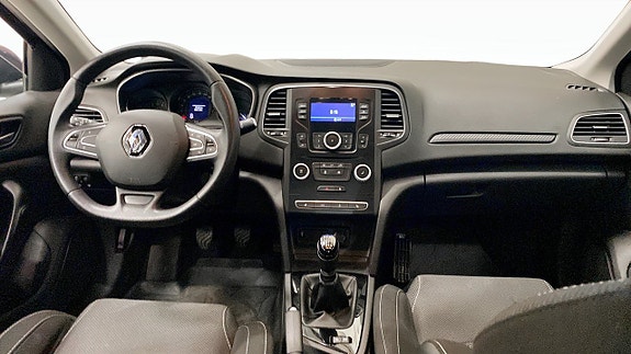 Renault Megane IV 4 of 5