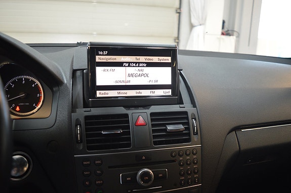 Mercedes-Benz C350 7 of 17
