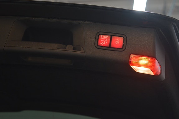 Mercedes-Benz C350 17 of 17