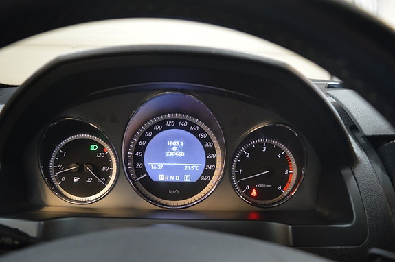 Mercedes-Benz C350 6 of 17