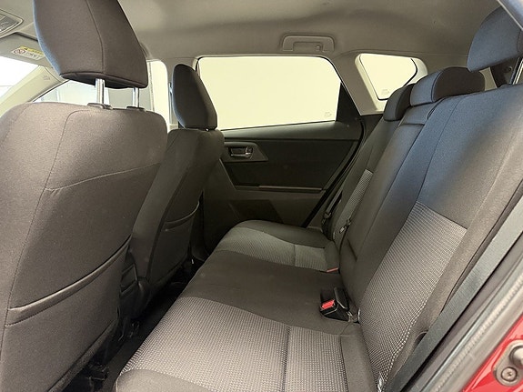 Toyota Auris 18 of 22