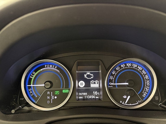 Toyota Auris 12 of 22