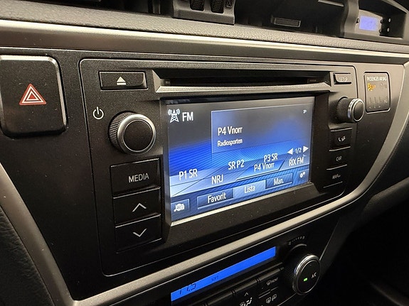 Toyota Auris 15 of 22