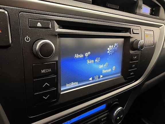 Toyota Auris 17 of 22