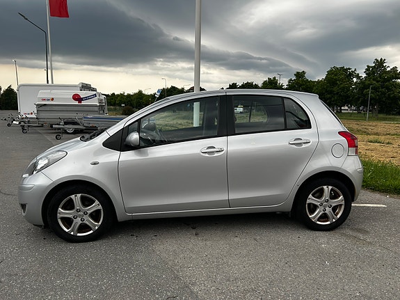 Toyota Yaris 7 of 10