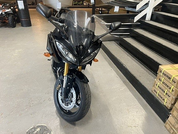 Yamaha FZ8-S ABS 2 of 6