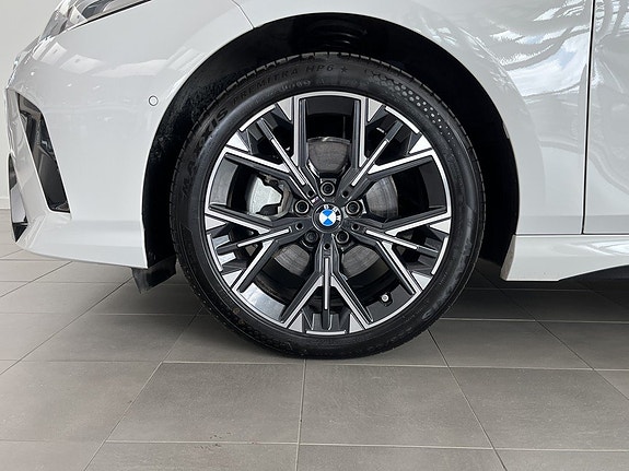 BMW 120 4 of 14