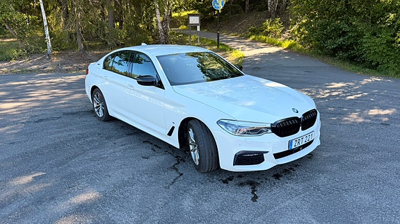 BMW 530e 2 of 5