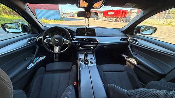 BMW 530e 6 of 7