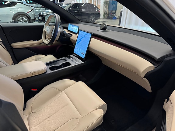 NIO ET5 17 of 23