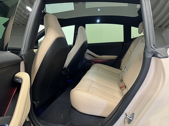 NIO ET5 11 of 23