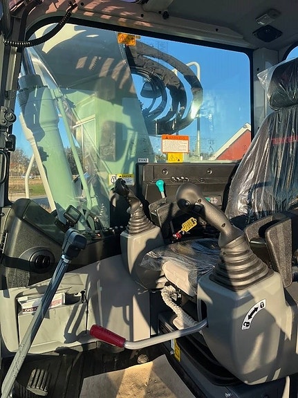 Takeuchi TB 2150 R 7 of 8