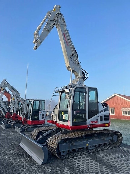 Takeuchi TB 2150 R 3 of 8