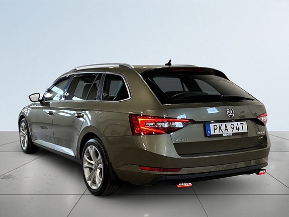 Skoda Superb 4 of 5