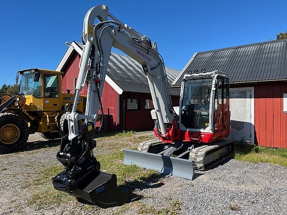 Takeuchi TB 370 4 of 7