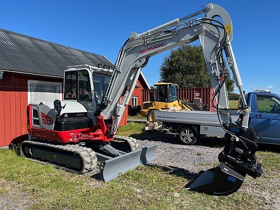 Takeuchi TB 370 3 of 7