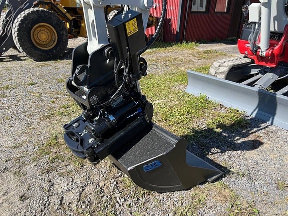 Takeuchi TB 370 5 of 7