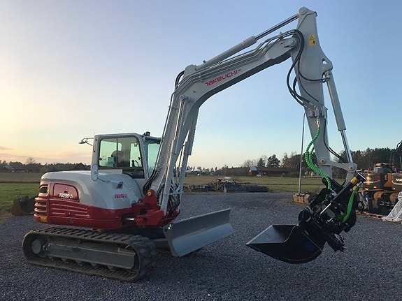 Takeuchi TB290-2 3 of 7