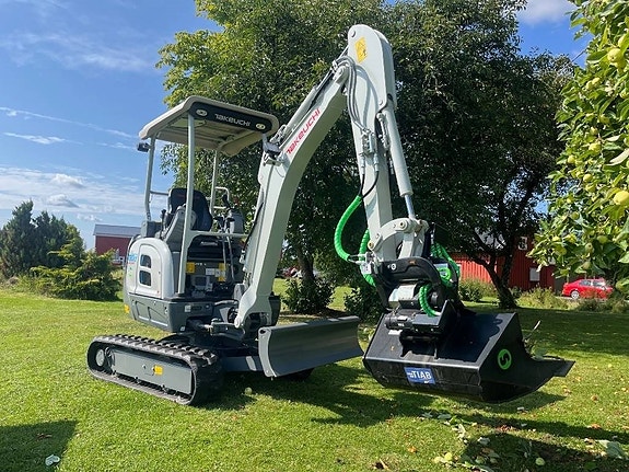 Takeuchi TB 20 E 2 of 4