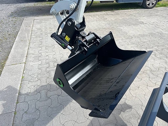 Takeuchi TB216 5 of 6