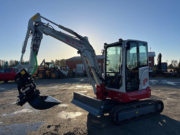 Takeuchi TB 335 R 2 of 14
