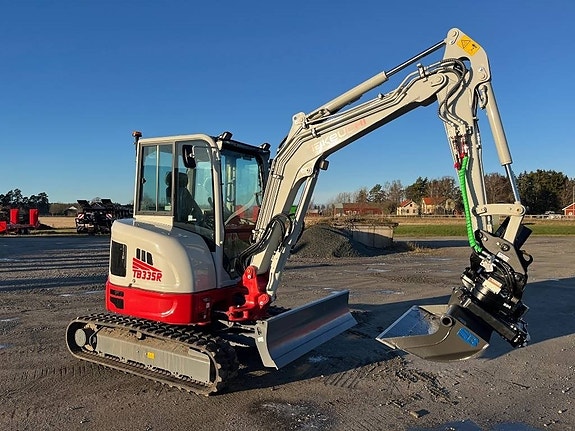 Takeuchi TB 335 R 4 of 14