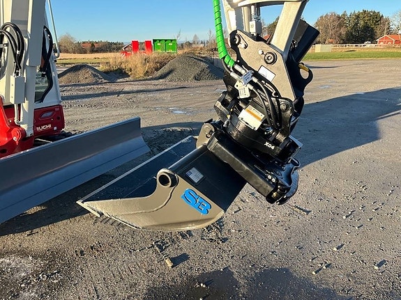 Takeuchi TB 335 R 3 of 14