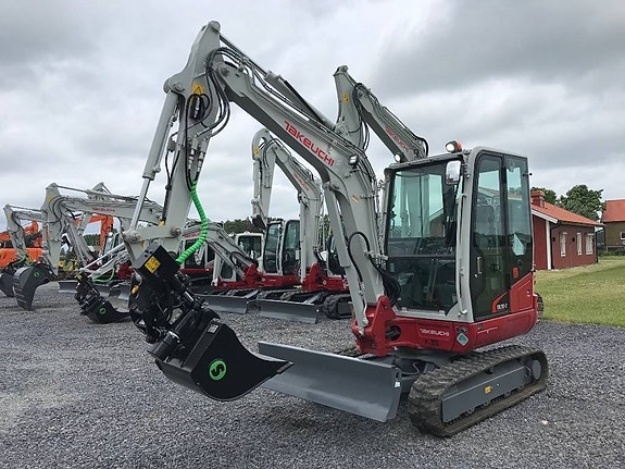 Takeuchi TB235-2 2 of 4