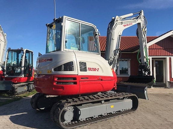 Takeuchi TB250-2 2 of 10